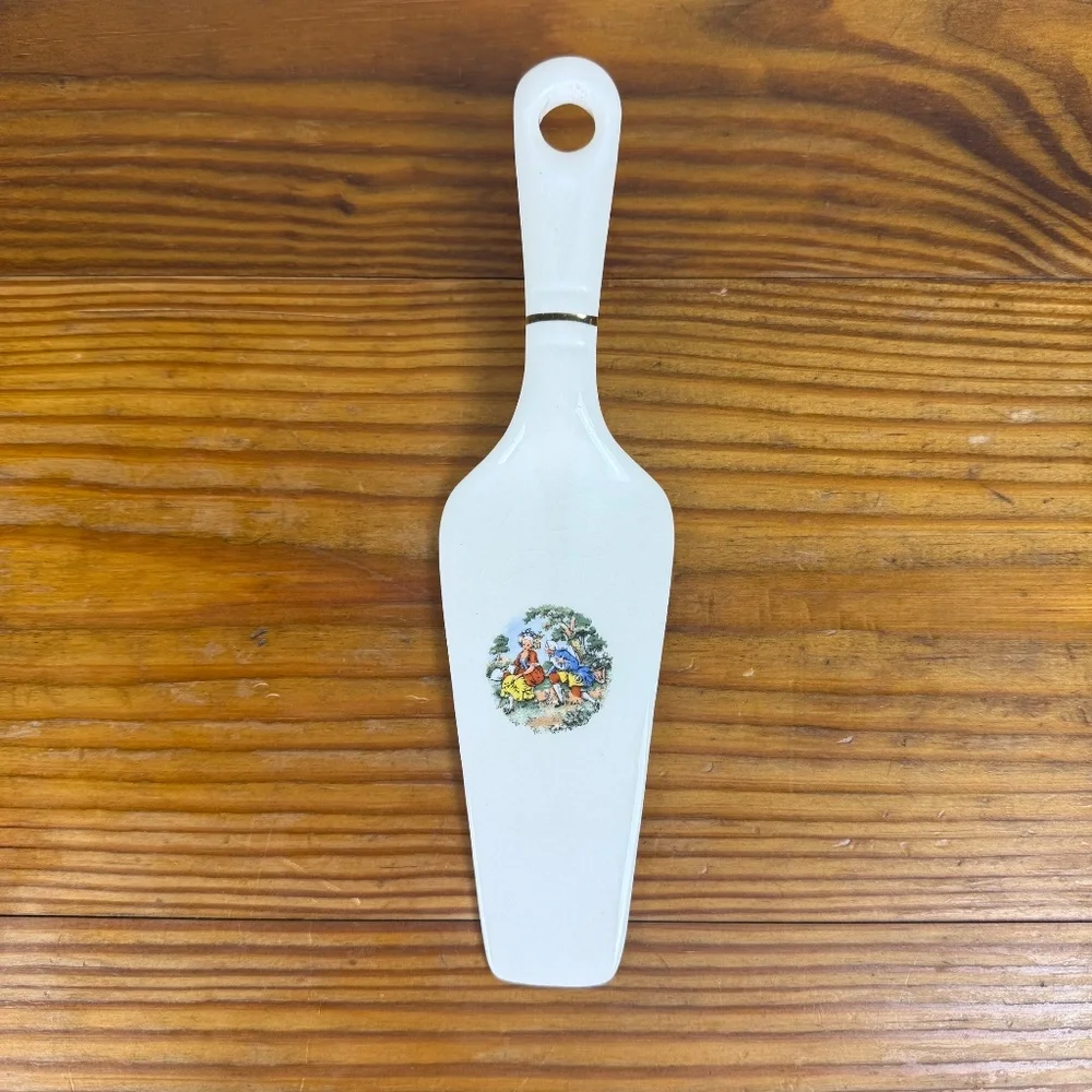 Vintage Porcelain Cake Server with Pastoral Scene – Gold Trim Handle